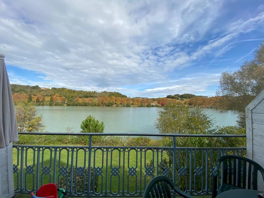 Appartement Au Calme Face Au Lac Марсьяк Экстерьер фото